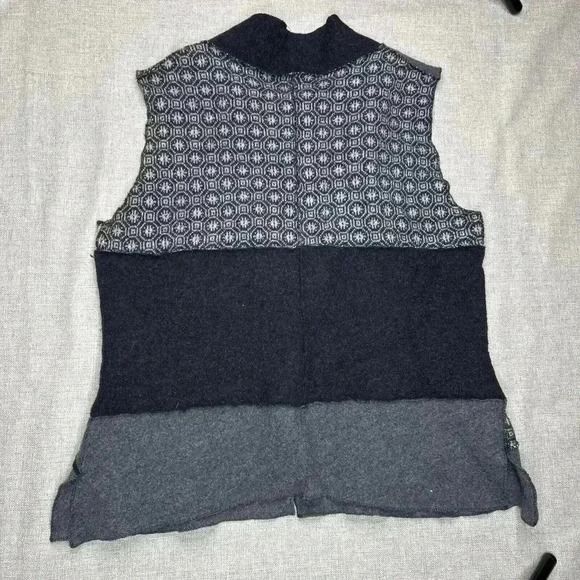 Woolflower Vest Patchwork 100% Wool Made in USA - Picture 8 of 8
